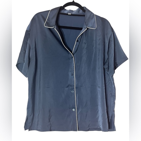 Uniqlo women’s satiny blue pajama button down. Medium - Picture 1 of 5